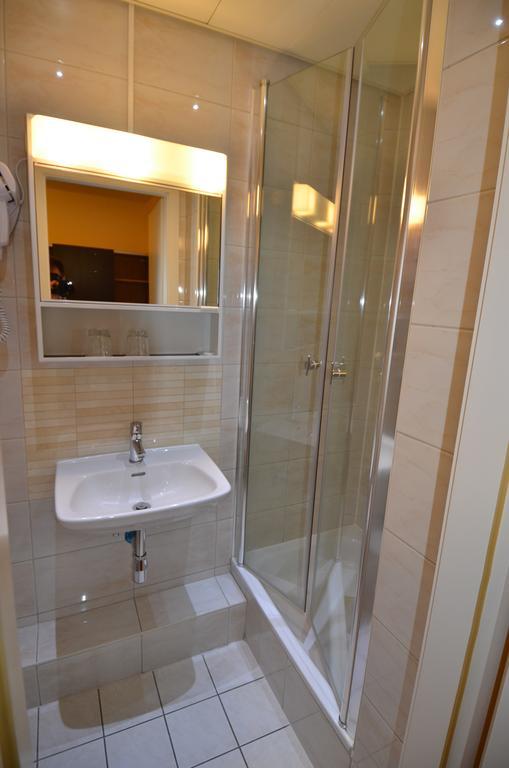 Beausite Otel Crissier Oda fotoğraf