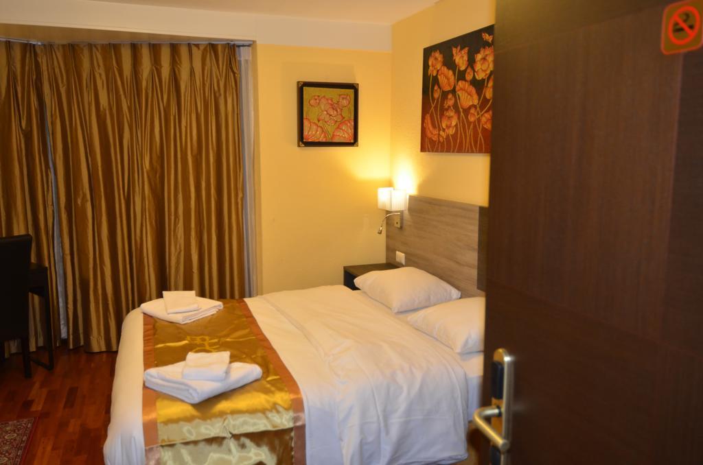 Beausite Otel Crissier Oda fotoğraf