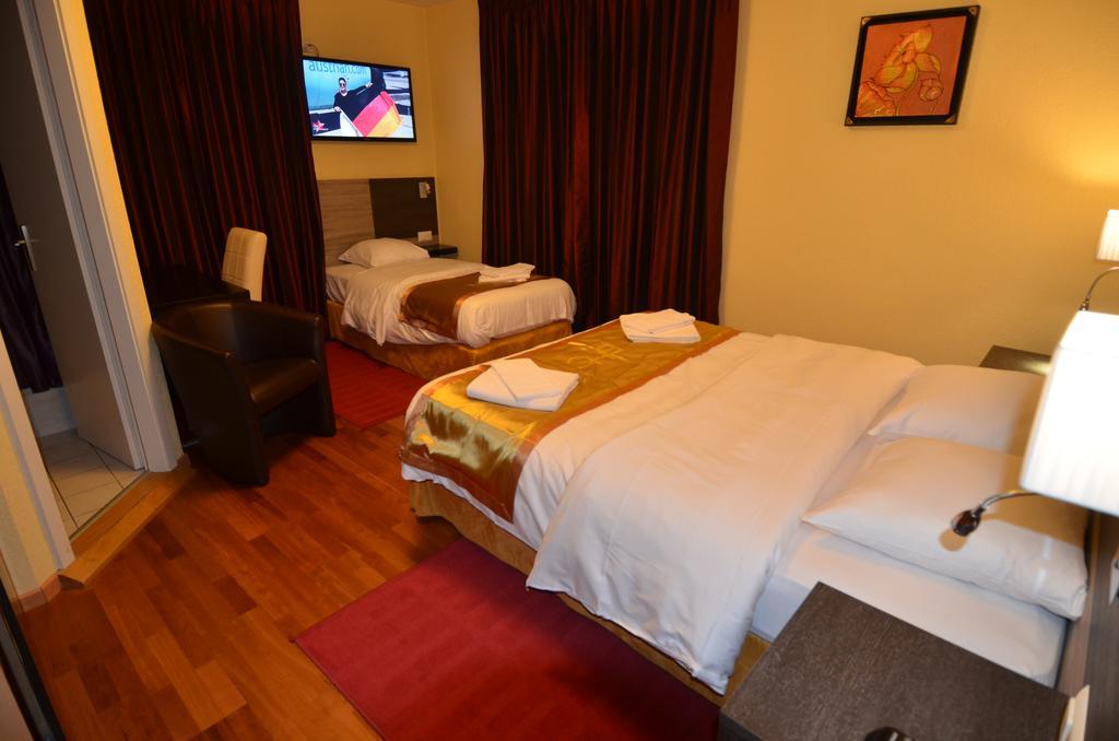 Beausite Otel Crissier Oda fotoğraf