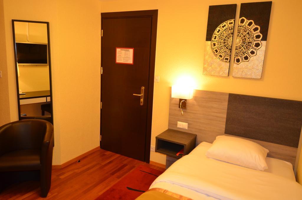 Beausite Otel Crissier Oda fotoğraf