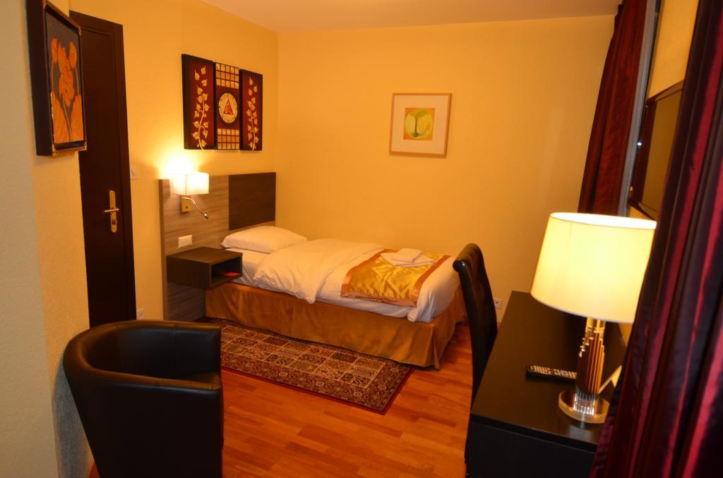 Beausite Otel Crissier Oda fotoğraf
